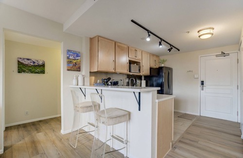 Central Colorado Springs Apartment | Downtown City Walk High-Rise 2BR | GYM | Sauna