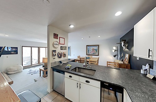 Winter Park Condo | Downtown condo on Main Street with gas fireplace & balcony, near skiing