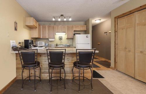 Winter Park Apartment | E209 Snowblaze Athletic Club Condo