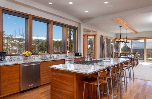 Winter Park House | Eagle Wind Lodge | Large & Luxe Ski Lodge | Private Hot Tub | Movie & Game Room