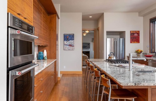 Winter Park House | Eagle Wind Lodge | Large & Luxe Ski Lodge | Private Hot Tub | Movie & Game Room