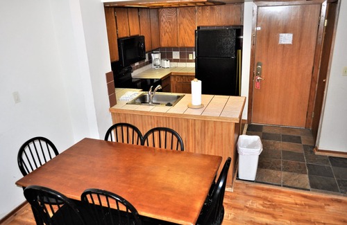 East Village at Copper Condo | East Village Walk To Super Bee Lift Restaurants and Shops Hot Tub Access