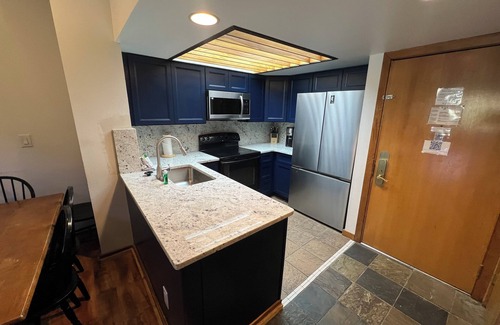 East Village at Copper Condo | East Village Walk To Super Bee Lift Restaurants and Shops Hot Tub Access