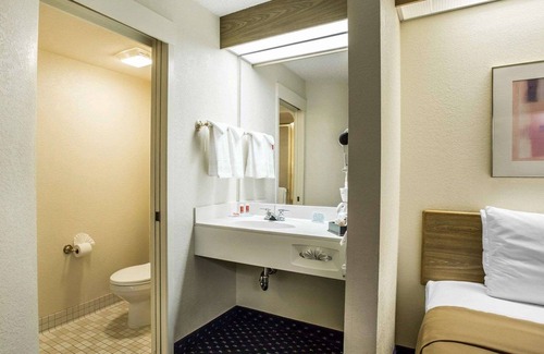 Aurora Hotel | Econo Lodge Denver International Airport