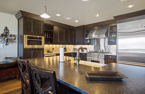 Steamboat Springs Condo | Edgemont 2305 Luxury Mountain Condo with Backdoor Ski Access!