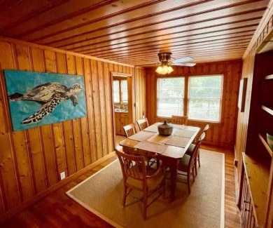 Almont House | Edgewater Escape