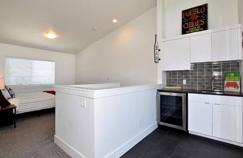 Old Town North House | Elegant Mountain Haven | King Bed & Fireplaces