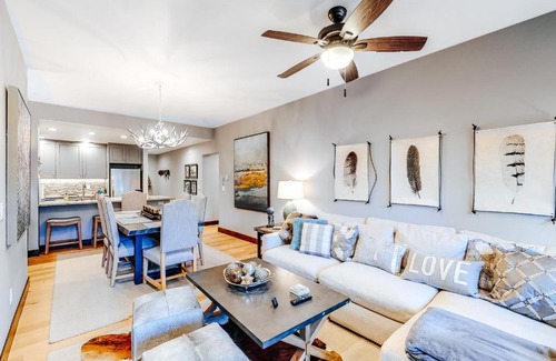 Avon House | Elegant Sun River