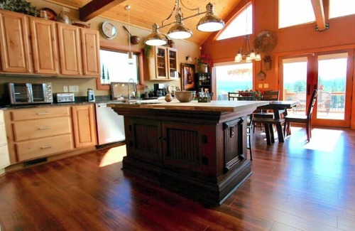 Florissant House | Elk Springs Ranch with grand mountain views with new frisbee disc golf course.