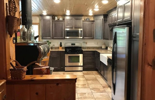 Allenspark House | Enjoy family holidays near RMNP/Estes Park. New pricing for the fall/winter.