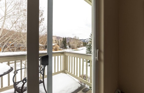 Eagle-Vail House | Enjoy this Spacious Pet Friendly Townhome Minutes from Vail & Beaver Creek