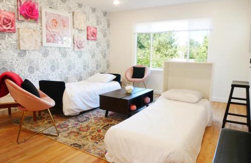 Arvada House | Entire House with King & Queen Full Kitchen