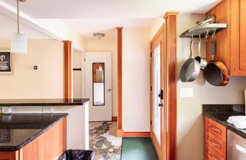 Glenwood Grove - North Iris House | Entire Spacious Central Boulder Condo. 2 bedroom/2bath, 3 floors