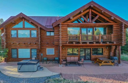 Ridgway House | Epic 5000 Sq Ft Stagecoach Lodge