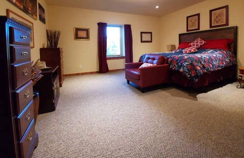 Homestead Apartment | Evergreen Morrison Mountain & Red Rocks Retreat