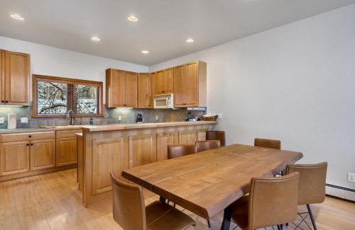 Steamboat Springs House | Evergreens 12