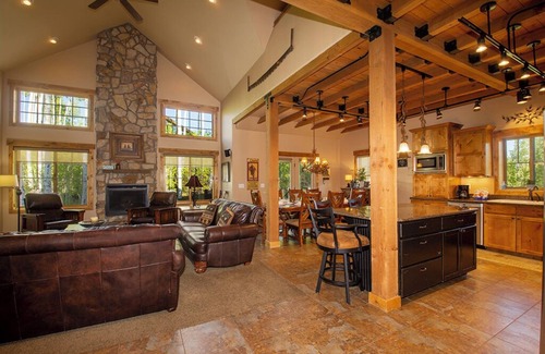 Winter Park House | Exceptional 5 bedroom home private HT, sleeps 12, close to town