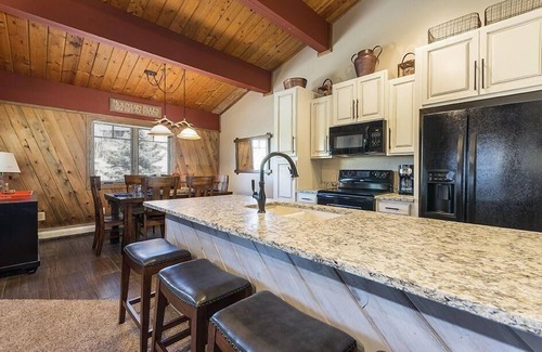 Steamboat Springs House | Expansive Condo! Walk to the Slopes! Winter Shuttle! Heated Pool & Hot Tub!