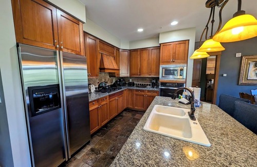 River Run Condo | Exquisite SKi-in/Ski-out Unit, Mtn Views