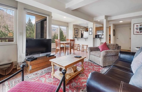 Vail Condo | Fallridge 213 - Sunny One Bedroom