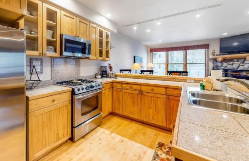 River Run Apartment | Family - Friendly 3 Bedroom In River Run Village With Mountain View