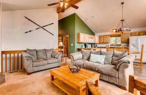 Valley of the Sun Cabin | Family Friendly Home w/Game Room, Hot Tub, Telescope, Starlink Internet - Lunar View