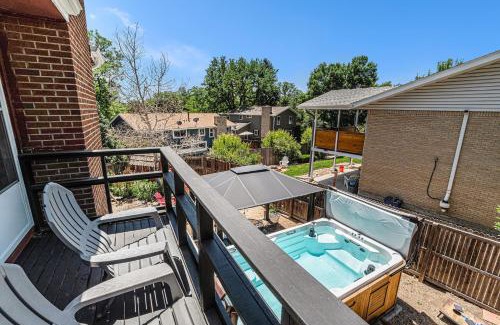 Northwest Arvada House | Family Retreat W Hot Tub & Patio Dining