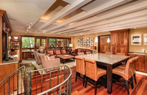 Aspen House | Fasching Haus Unit 10, Condo w/Private Deck, Great Views, 2 Blocks to Downtown Aspen