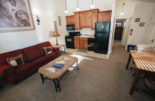 Estes Park Apartment | Fawn Valley Inn- 226 condo