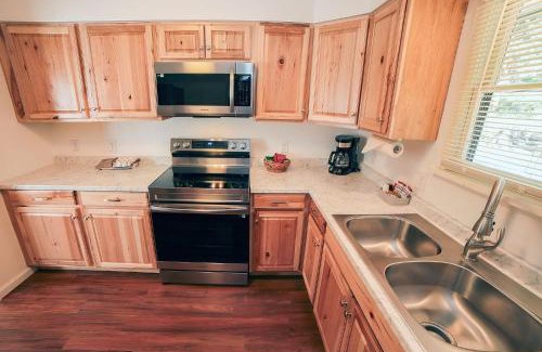 Estes Park Apartment | Fawn Valley Inn- 276 condo
