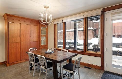 Aspen House | Fifth Avenue Unit 8, Condo with Extra Murphy Bed + Access to Pool & Hot Tub