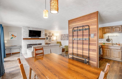 Wildernest Condo | First-floor condo with porch & electric fireplace - close to ski resorts