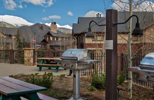 Four O'Clock Apartment | Forth of July at Grand Timber Lodge Resort in Beautiful Breckenridge! - Studio