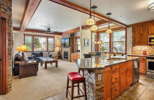 Fraser Condo | Fraser condo with Mountain Views | Hot Tub & Patio