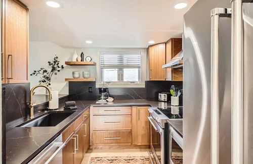 Warrior's Mark Condo | Free SkyCard Act 2-Level Condo + Loft, Outdoor Pool/Hot Tubs-Lances West 7