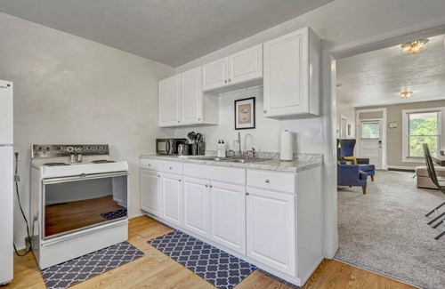 Colorado Springs House | Game Parlour! Downtown Workspace BBQ Fire Pit
