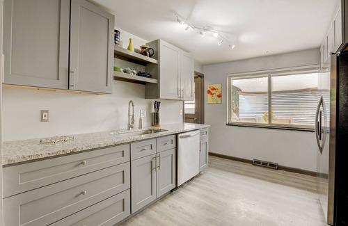 Columbine Valley House | Games, Art & Pot Friendly with ZenDen near Downtown Littleton-Denver