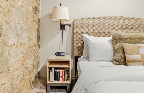 Cheesman Park Apartment | Garden Apartment | Decor Upgrades | Capitol Hill