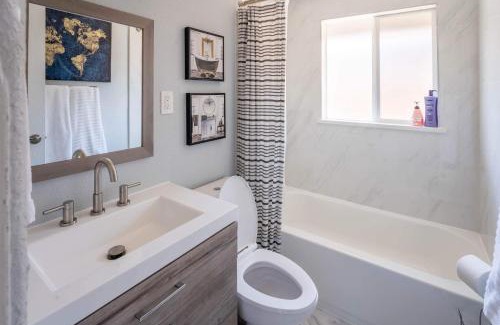 Scenic Heights House | Golfers Dream! Sweet NW location.