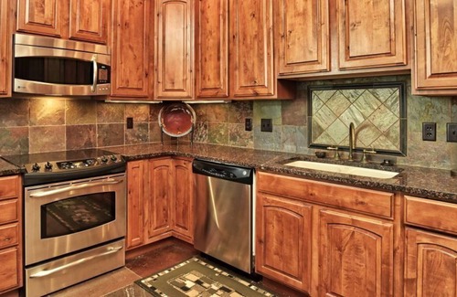 Stanley Hills Condo | Gorgeous home with large hot tub, vast mountain views--steps from The Stanley!