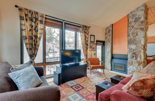Silvercreek Apartment | Granby Condo with Private Hot Tub Less Than 1 Mi to Ski Lift