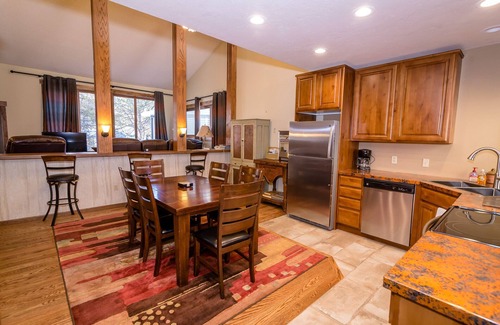 Silvercreek Condo | Granby Ranch Loft – Relax & Explore the Rockies! Mountainside #69 Sleeps 8