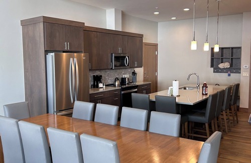 Peak 8 Condo | Grand Colorado 4BR luxury condo, slopeside, sleeps 16, in fabulous Breckenridge