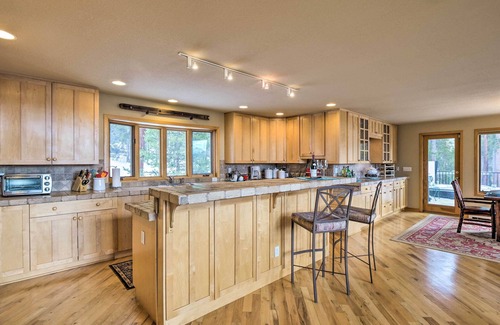 Fraser House | Grand Fraser Escape w/Private Deck & Hot Tub