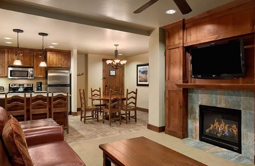 Breckenridge Condo | Grand Lodge Peak 7, Breckenridge, 2 BR, 1-Week Rental (Sat June 26- Sat July 3)