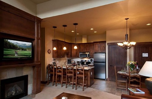 Breckenridge Condo | Grand Lodge Peak 7, Breckenridge, 2 BR, 1-Week Rental (Sat June 26- Sat July 3)