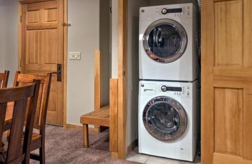 Four O'Clock Resort | Grand Timber Lodge