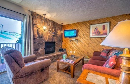 Steamboat Springs Condo | Great Steamboat Mountain Location With Outdoor Hot Tub!