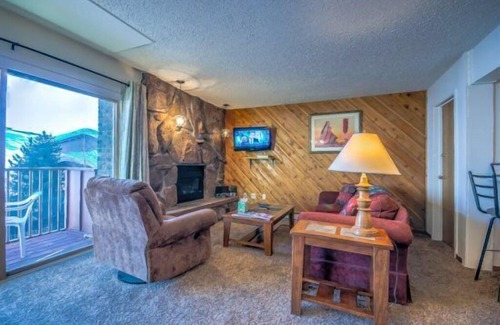 Steamboat Springs Condo | Great Steamboat Mountain Location With Outdoor Hot Tub!