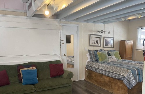 Glenwood Springs Condo | Great views, Vaulted ceiling, Cheerful & Bright